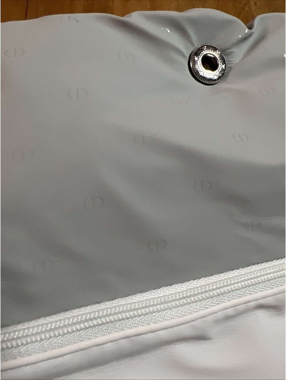 Dior White w/ Silver Gray Logo & Lining Makeup Puffer Bag/Pouch - Picture 6 of 9
